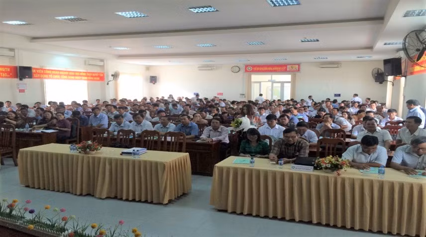 Tập huấn giáo viên cốt cán triển khai chương trình giáo dục phổ thông mới.