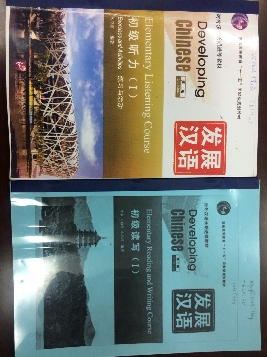 Cuốn giáo trình có hình ảnh "đường lưỡi bò".