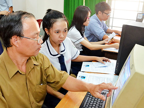 Hỗ trợ học sinh đăng ký xét tuyển ĐH, CĐ