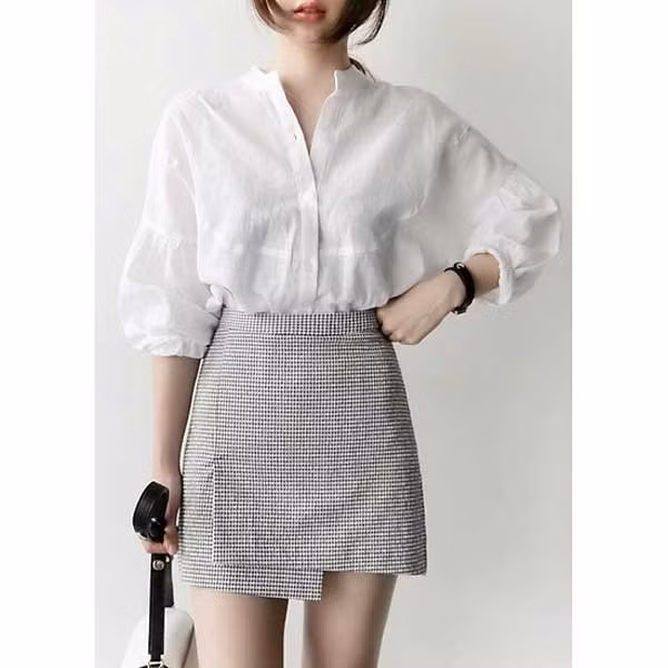 Những mẫu sơ mi trắng bánh bèo lên ngôi mùa hè 2021 khiến chị em mê mệt ảnh 9