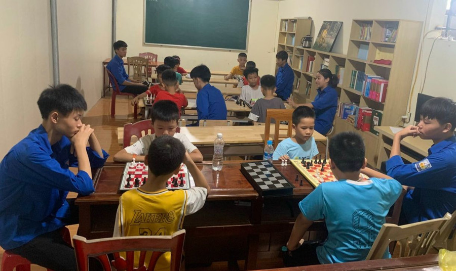 Nhiều sân chơi bổ ích được các đoàn viên tạo dựng cho trẻ em trong dịp hè.