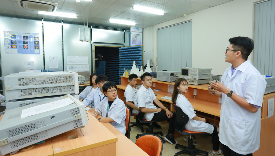 Giờ thực hành của sinh viên Trường Đại học Quốc tế (Đại học Quốc gia TPHCM). Ảnh: Mạnh Tùng Giờ thực hành của sinh viên Trường Đại học Quốc tế (Đại học Quốc gia TPHCM). Ảnh: Mạnh Tùng