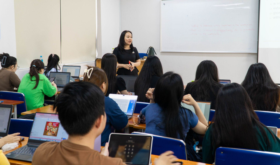 Giảng viên Trường Đại học Tài chính – Marketing trong một giờ giảng. Ảnh: UFM Giảng viên Trường Đại học Tài chính – Marketing trong một giờ giảng. Ảnh: UFM