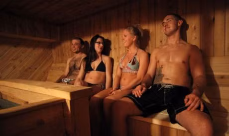 Nhung cu soc van hoa khien du khach phai choang - Anh 2