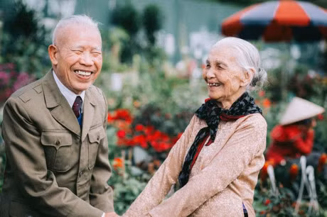 Xon xao bo anh ky niem ngay cuoi cua doi vo chong U90 - Anh 2