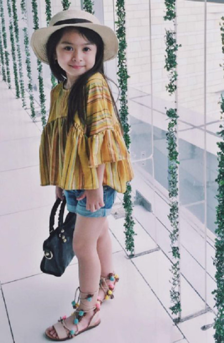 Mẹ cứ mặc cho con thế này đi chơi cuối tuần đảm bảo ai cũng ngắm nhìn - Ảnh 10 Me cu mac cho con the nay di choi cuoi tuan dam bao ai cung ngam nhin - Anh 10