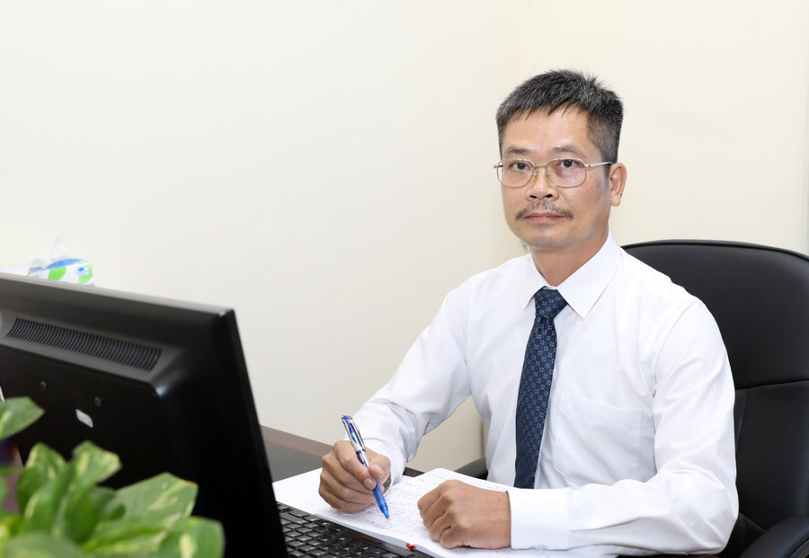 Ông Đinh Duy Hùng, Phó Trưởng Ban Quản lý Thu – Sổ, thẻ (BHXH Việt Nam). Ông Đinh Duy Hùng, Phó Trưởng Ban Quản lý Thu – Sổ, thẻ (BHXH Việt Nam).