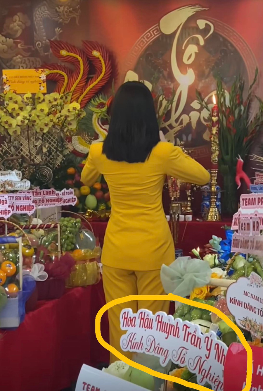 Hoa hậu Ý Nhi có động thái đặc biệt trong ngày giỗ Tổ sau thời gian ở ẩn. Hoa hậu Ý Nhi có động thái đặc biệt trong ngày giỗ Tổ sau thời gian ở ẩn.