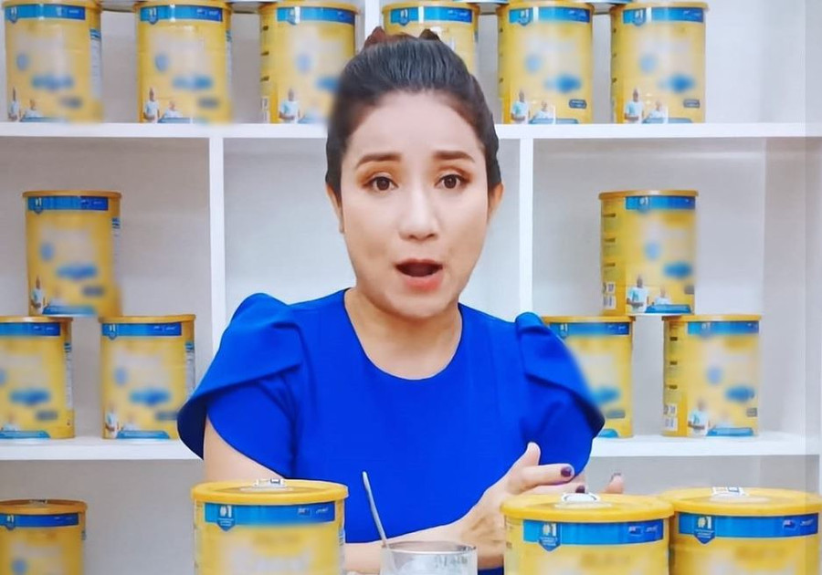 MC Cát Tường lên tiếng thừa nhận quảng cáo sai sự thật, gây ảnh hưởng đến khán giả. MC Cát Tường lên tiếng thừa nhận quảng cáo sai sự thật, gây ảnh hưởng đến khán giả.