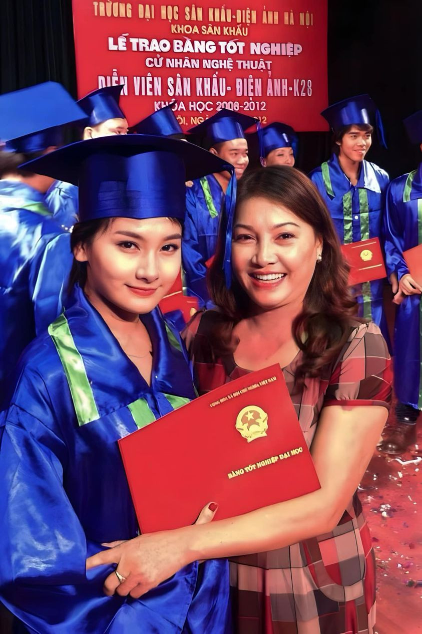 Bảo Thanh khoe ảnh thời sinh viên. Bảo Thanh khoe ảnh thời sinh viên.