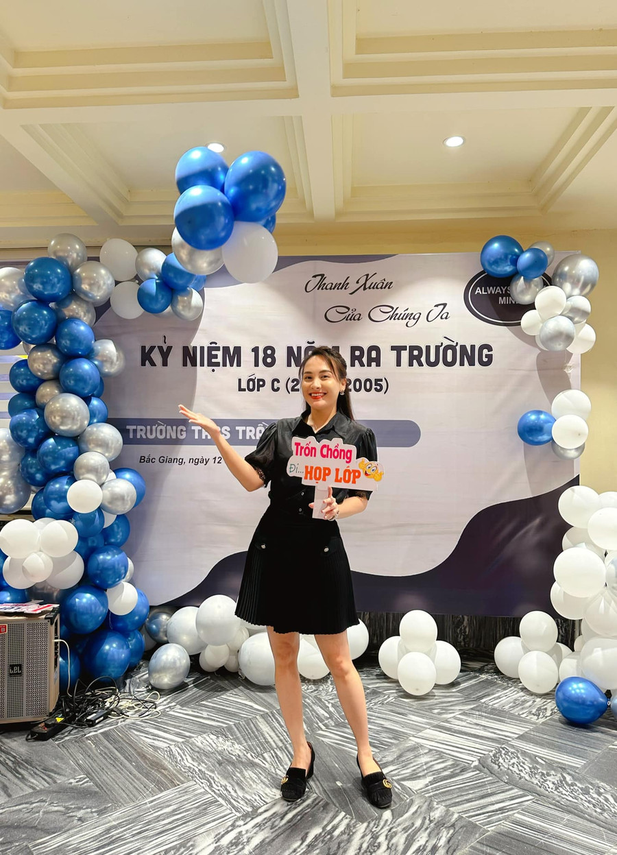 Nữ diễn viên Bảo Thanh khoe ảnh đi họp lớp sau 18 năm. Nữ diễn viên Bảo Thanh khoe ảnh đi họp lớp sau 18 năm.