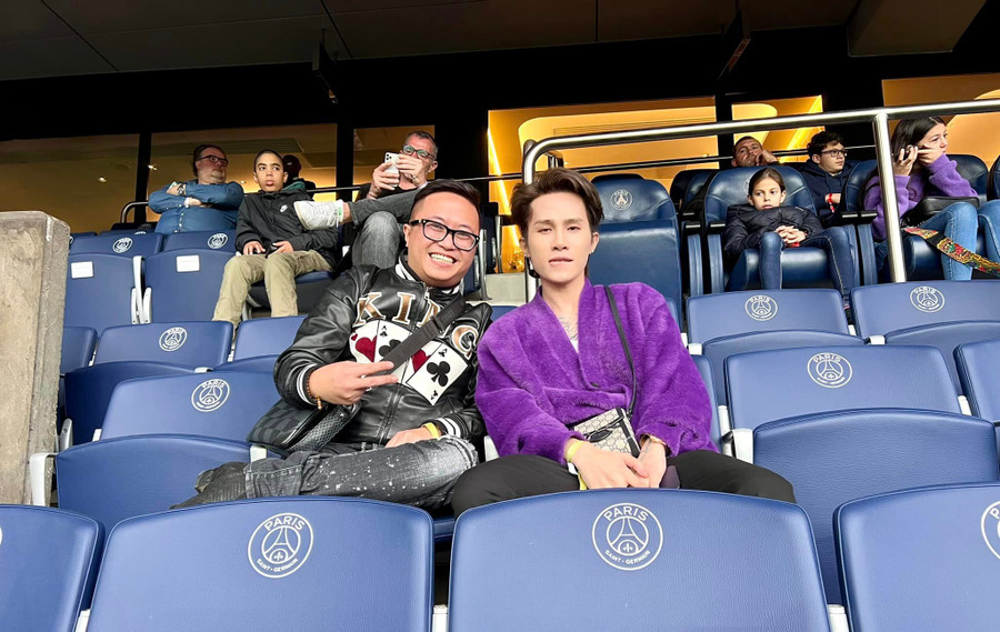 Doanh nhân Quốc Cường và nam ca sĩ Jack. Doanh nhân Quốc Cường và nam ca sĩ Jack.