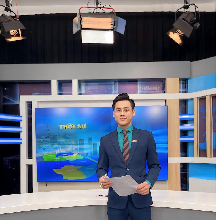 Lê Hoàng Liệt hiện đang là MC thời sự của Đài Phát thanh - Truyền hình tỉnh Trà Vinh. Lê Hoàng Liệt hiện đang là MC thời sự của Đài Phát thanh - Truyền hình tỉnh Trà Vinh.