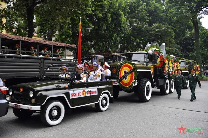 Thực hiện nghi lễ di quan, di chuyển linh cữu đồng chí Thượng tướng Nguyễn Chí Vịnh. Ảnh: TUẤN HUY Thực hiện nghi lễ di quan, di chuyển linh cữu đồng chí Thượng tướng Nguyễn Chí Vịnh. Ảnh: TUẤN HUY