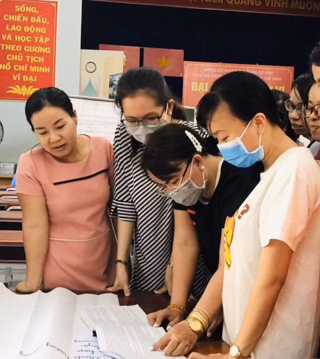 Giáo viên Trường TH Lương Thế Vinh, Quận Gò Vấp tham gia tập huấn chương trình GDPT 2018. Ảnh minh hoạ website trường