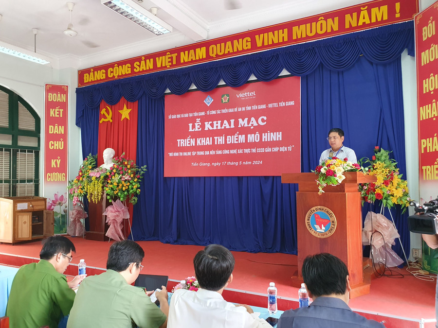 Triển khai thí điểm “Mô hình xác thực thi online tập trung qua nền tảng công nghệ xác thực thẻ CCCD gắn chip điện tử”. Triển khai thí điểm “Mô hình xác thực thi online tập trung qua nền tảng công nghệ xác thực thẻ CCCD gắn chip điện tử”.