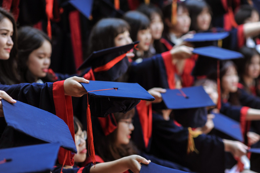 Niềm vui ngày tốt nghiệp Niềm vui ngày tốt nghiệp