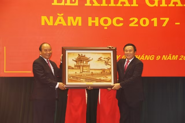 Thủ tướng Nguyễn Xuân Phúc: GD&ĐT quyết định công nghiệp hóa - hiện đại hóa đất nước thành công