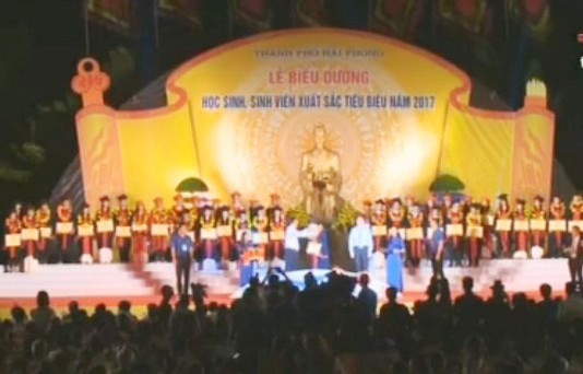 Lễ biểu dương học sinh, sinh viên Hải Phòng xuất sắc tiêu biểu năm 2017 