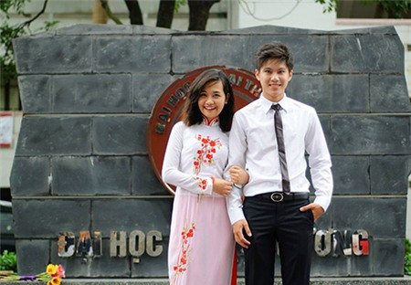 Học giỏi, điển trai nhưng khiêm tốn, hòa đồng... Huy Hoàng được nhiều bạn bè và thầy cô yêu mến. Ảnh: NVCC. thu-khoa-ngoai-thuong2-1407-1441951173.j