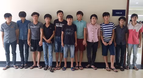 Nhóm đối tượng tại cơ quan điều tra.