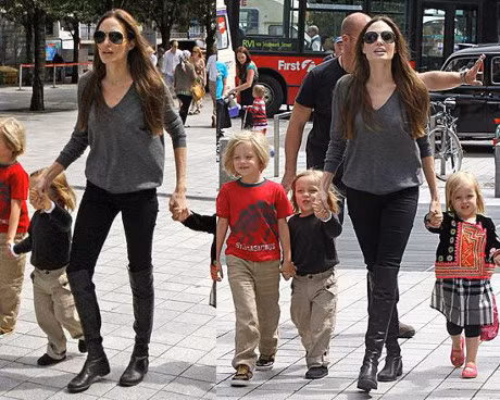 5 dang giay khong the thieu trong tu do mua dong cua phai dep - Anh 1