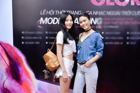 Chị gái sinh đôi của Nam Em khoe mặt mộc xinh đẹp, chân dài gợi cảm - Ảnh 3 Chi gai sinh doi cua Nam Em khoe mat moc xinh dep, chan dai goi cam - Anh 3