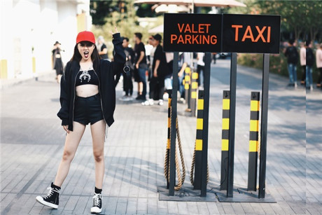 Những hotgirl Việt tuy lùn nhưng vẫn ùn ùn người mê - Ảnh 6 Nhung hotgirl Viet tuy lun nhung van un un nguoi me - Anh 6