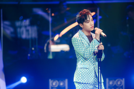Hồ Quỳnh Hương song ca với Hari Won khiến khán giả thích thú - Ảnh 5 Ho Quynh Huong song ca voi Hari Won khien khan gia thich thu - Anh 5