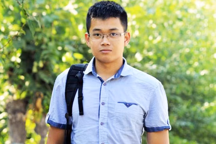 Từ quê nghèo đến những suất học bổng danh giá ở trời Tây