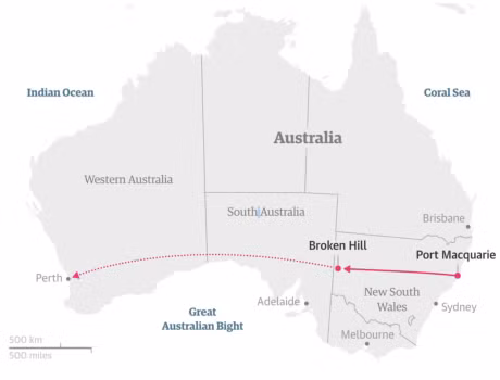 Be trai 12 tuoi bi bat khi dang mot minh lai xe xuyen Uc - Anh 2