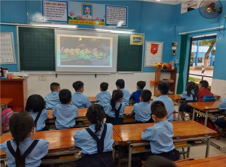 Học sinh Trường Tiểu học Huỳnh Văn Chính, Quận Tân Phú trong giờ học. Ảnh minh hoạ