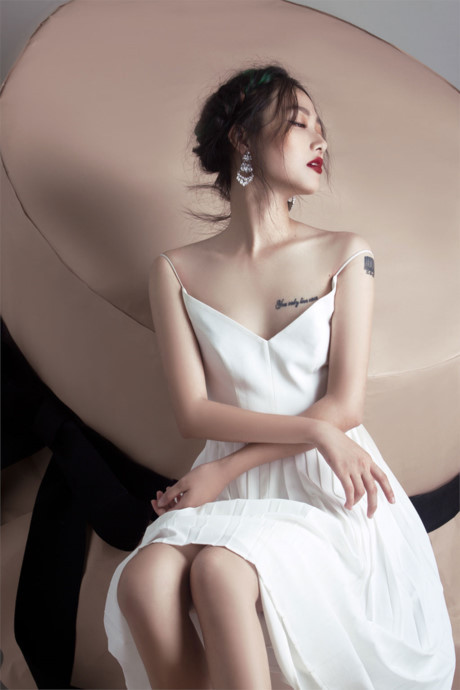 Lộ diện em gái 18 tuổi của Trang Khiếu: Xinh đẹp, dáng chuẩn không kém gì chị! - Ảnh 4 Lo dien em gai 18 tuoi cua Trang Khieu: Xinh dep, dang chuan khong kem gi chi! - Anh 4