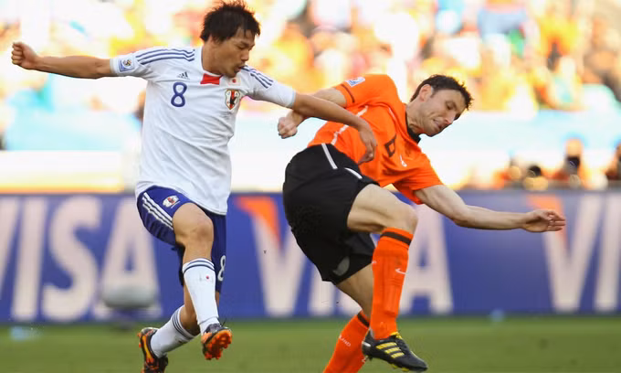 Masui (áo trắng) trong trận Nhật Bản thua Hà Lan 0-1 tại World Cup 2010 trên đất Nam Phi.