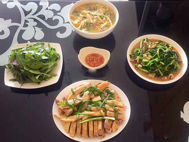 Mẹ Việt chia sẻ 30 mâm cơm chưa bao giờ phải nghĩ ‘hôm nay ăn gì’