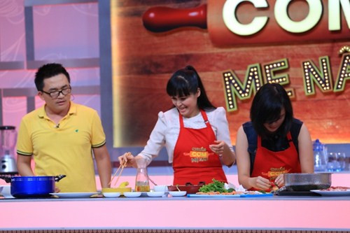 Ca sĩ “nhà trăm tỷ” Trang Nhung khoe tài nấu bếp trên truyền hình ảnh 2 Ca sĩ “nhà trăm tỷ” Trang Nhung khoe tài nấu bếp trên truyền hình ảnh 2