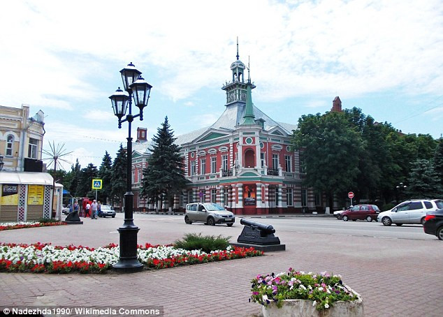 Cô bé Katya đã bị bỏ rơi tại bệnh viện Azov, Nga ngay khi vừa chào đời.