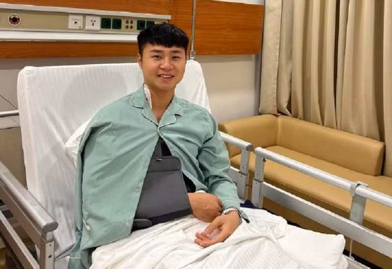 Tình hình sức khỏe của Văn Toản đã ổn định, nhận được rất nhiều lời động viên từ đồng đội từ Singapore. Ảnh: Facebook Nguyễn Văn Toản.
