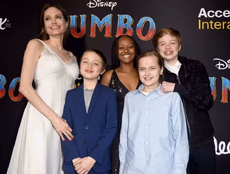 Trong cuộc ly hôn kéo dài 5 năm giữa Angelina Jolie và Brad Pitt, chịu tổn thương nhiều nhất là 3 đứa trẻ đang ở tuổi vị thành niên. Ảnh: Mercurynews.