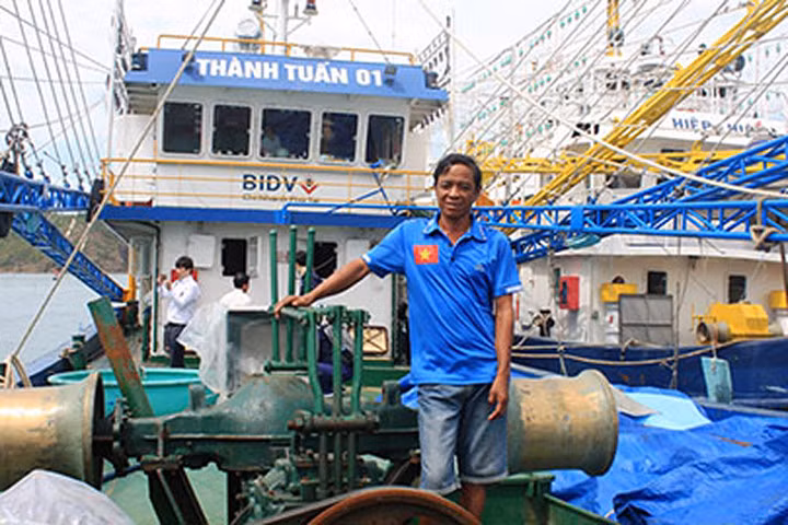 Tàu vỏ thép gần 20 tỷ rỉ sét: Bình Định ra tối hậu thư