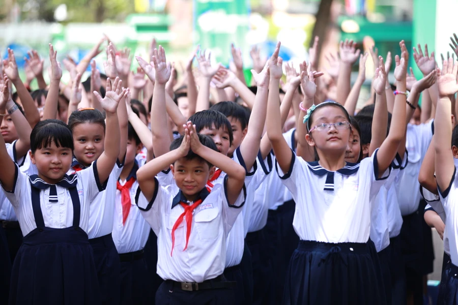 Đánh giá học sinh Tiểu học bằng nhận xét: Những điểm tích cực và hạn chế