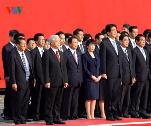 tbt nguyen phu trong hoi dam voi thu tuong nhat ban shinzo abe hinh 1