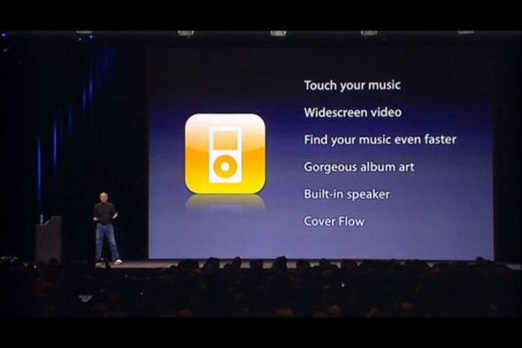 Những khoảnh khắc không thể quên trong buổi ra mắt iPhone đời đầu 12
