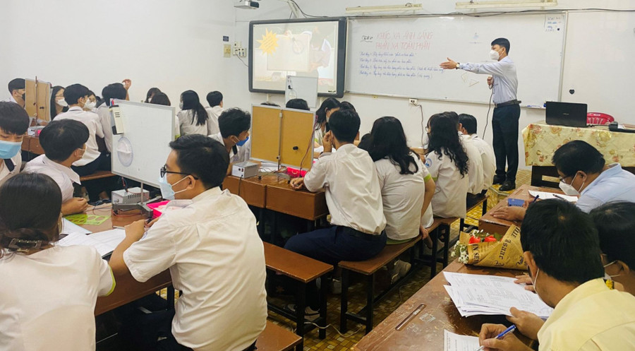 Tiết học của học sinh Trường THPT Nguyễn Thị Diệu (Quận 3, TPHCM) . Tiết học của học sinh Trường THPT Nguyễn Thị Diệu (Quận 3, TPHCM) .