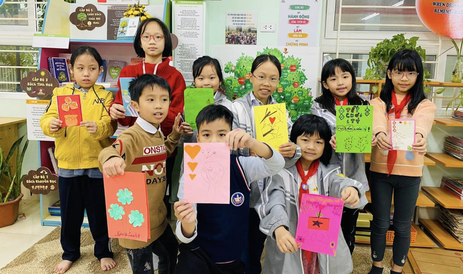 Học sinh Trường Tiểu học Đông Ngạc A. Học sinh Trường Tiểu học Đông Ngạc A.