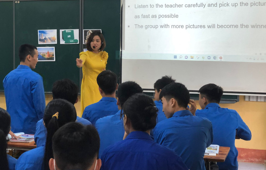 Tiết dạy tiếng Anh tại Trường THPT Minh Châu (Hưng Yên). Ảnh: NTCC Tiết dạy tiếng Anh tại Trường THPT Minh Châu (Hưng Yên). Ảnh: NTCC