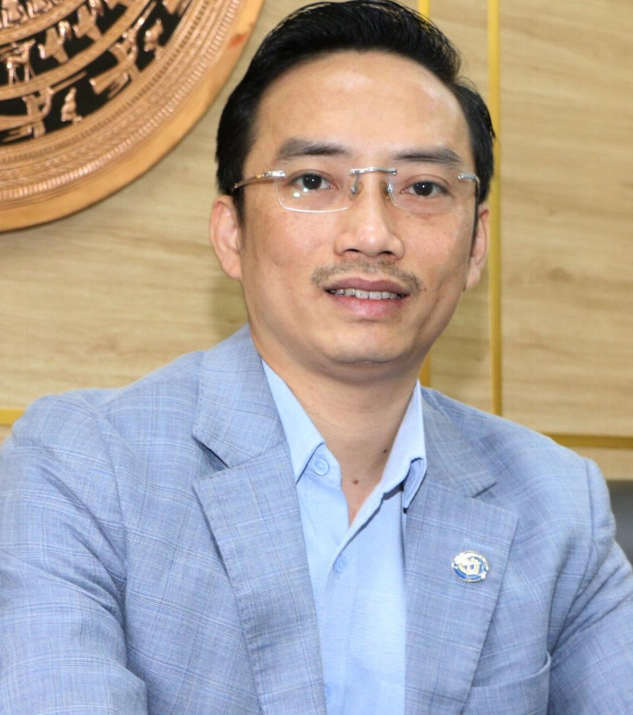 Thầy Nguyễn Cao Cường – Hiệu trưởng Trường THCS Thái Thịnh (Đống Đa, Hà Nội). Thầy Nguyễn Cao Cường – Hiệu trưởng Trường THCS Thái Thịnh (Đống Đa, Hà Nội).