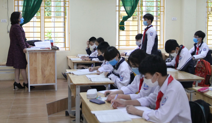 Giờ ôn tập môn Toán của học sinh Trường THPT Trương Định (quận Hoàng Mai). Giờ ôn tập môn Toán của học sinh Trường THPT Trương Định (quận Hoàng Mai).