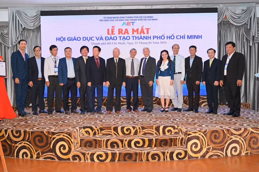 Hội Giáo dục và Đào tạo TPHCM là tổ chức xã hội, nghề nghiệp hoạt động theo Điều lệ được Chủ tịch UBND TPHCM phê duyệt Hội Giáo dục và Đào tạo TPHCM là tổ chức xã hội, nghề nghiệp hoạt động theo Điều lệ được Chủ tịch UBND TPHCM phê duyệt