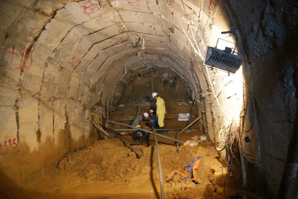 Ngoài 2 đường hầm kể trên, một mũi khoan ngang từ đoạn hầm phía hạ du đập thủy điện Đạ Dâng cũng được thực hiện để thoát nước từ vị trí các công nhân gặp nạn ra ngoài. Tận thấy những ngách hầm giải cứu 12 nạn nhân mắc kẹt